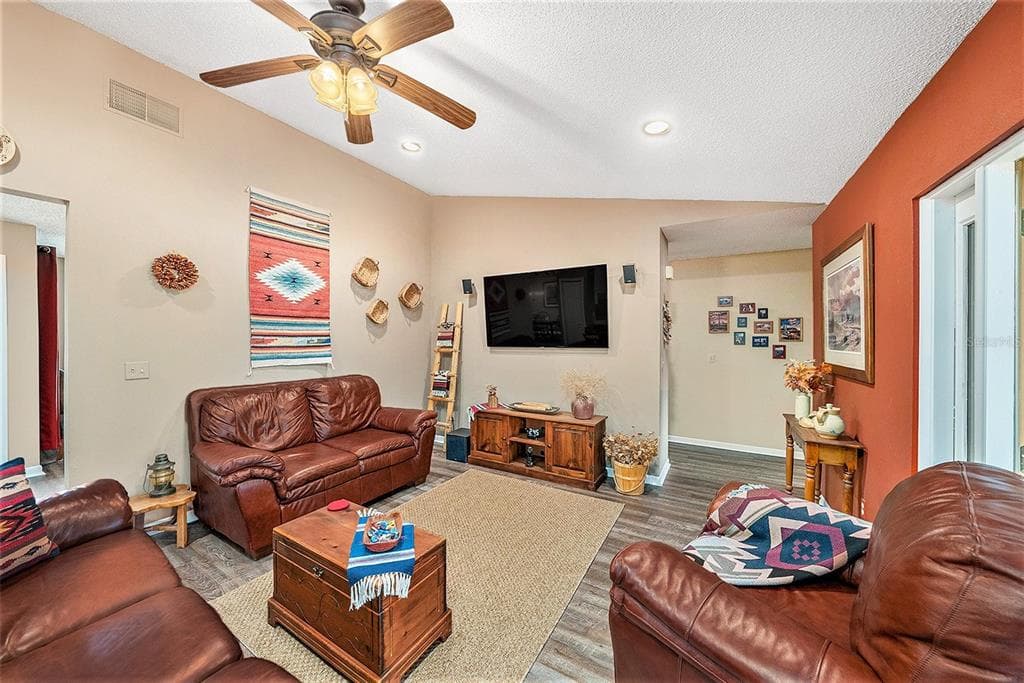 6709 PEACHTREE DRIVE, TEMPLE TERRACE, FL 33617 photo 2