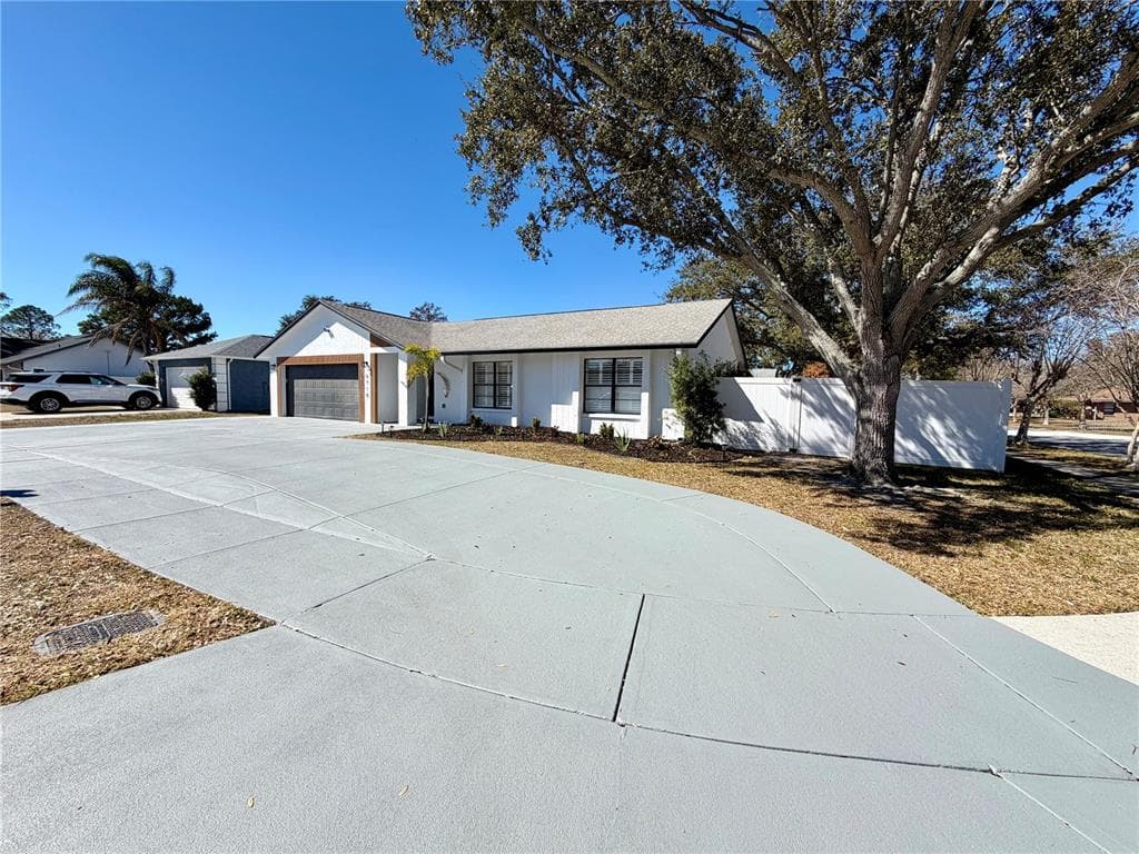 6718 LEEWARD ISLE Way, TAMPA, FL 33615 photo 3