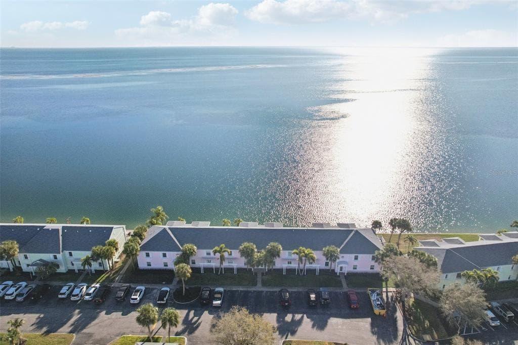 4822 COQUINA KEY DRIVE Unit B, Street PETERSBURG, FL 33705 photo 4