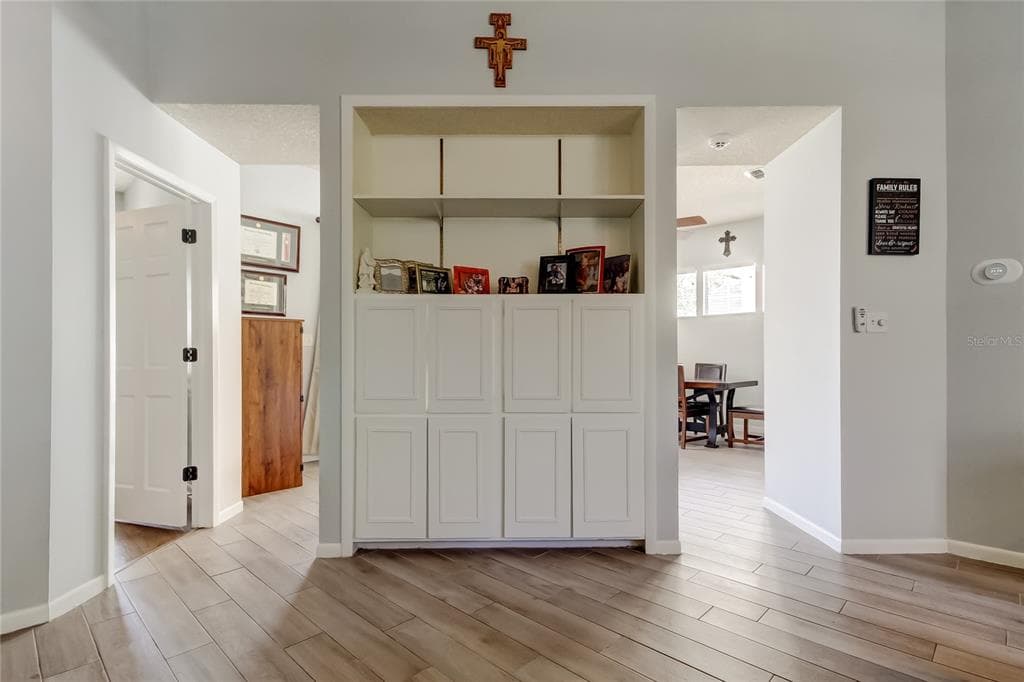 4251 FORESTER LANE, TAMPA, FL 33618 photo 4