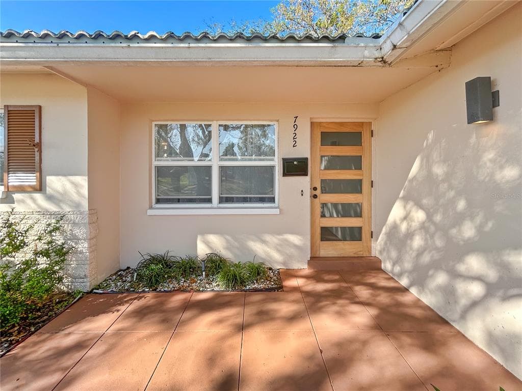 7922 2ND WAY, Street PETERSBURG, FL 33701 photo 4