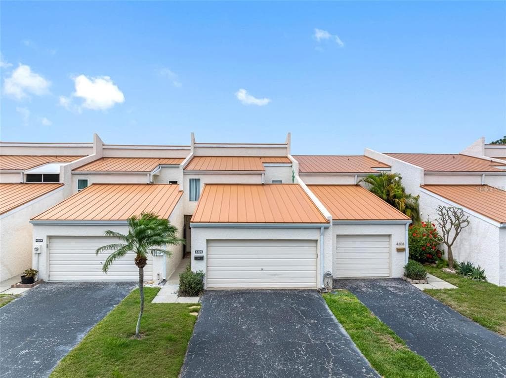 4306 SUNRAY COURT, TAMPA, FL, 33615