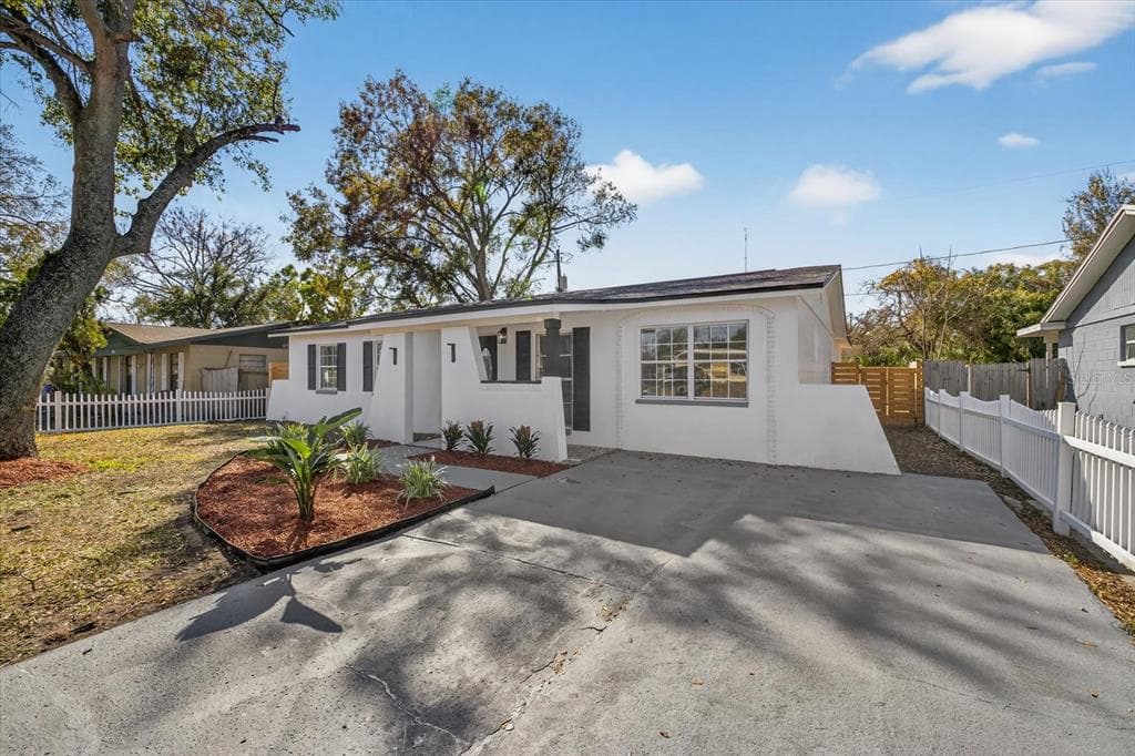 3203 DELRAY DRIVE, TAMPA, FL 33619 photo 3