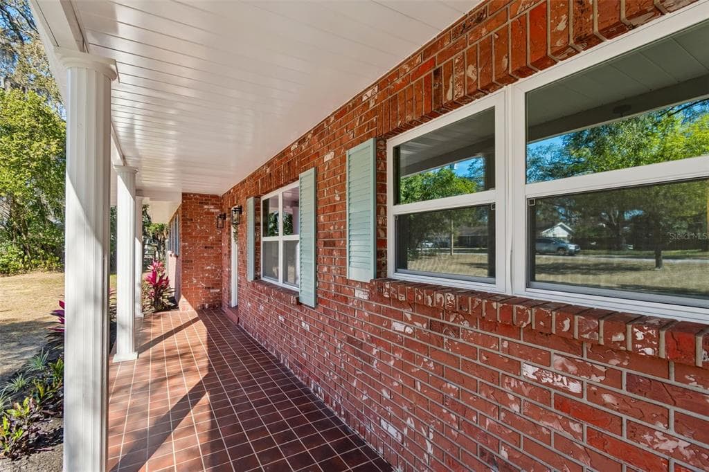 12105 53RD STREET, TEMPLE TERRACE, FL 33617 photo 2