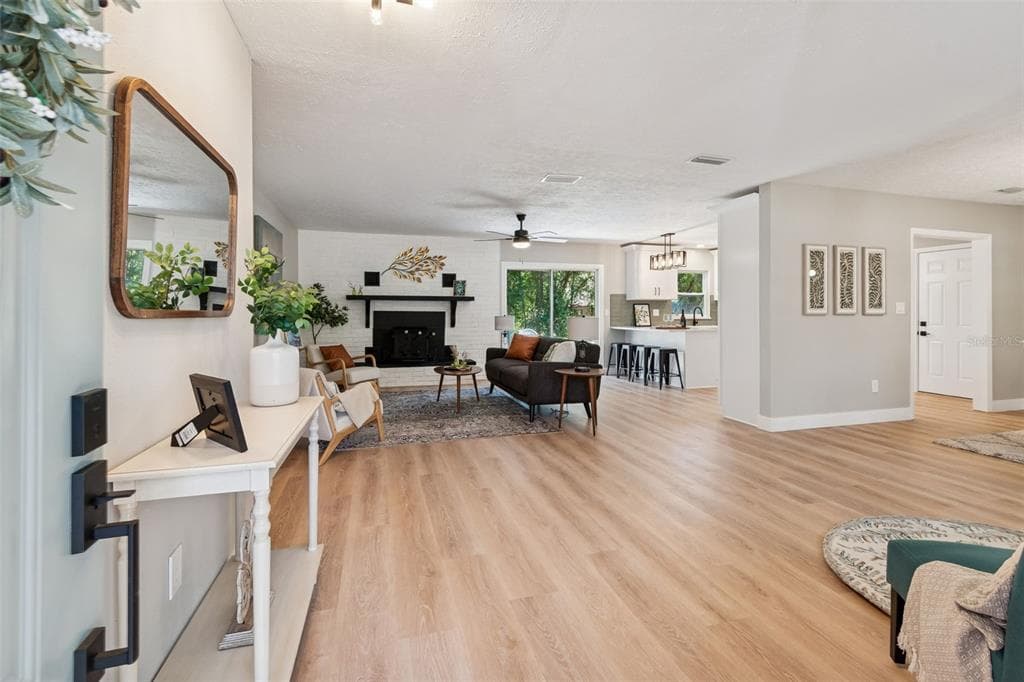 12105 53RD STREET, TEMPLE TERRACE, FL 33617 photo 3