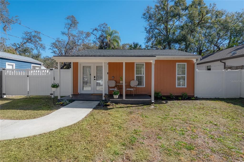 8907 DEXTER AVENUE, TAMPA, FL, 33604