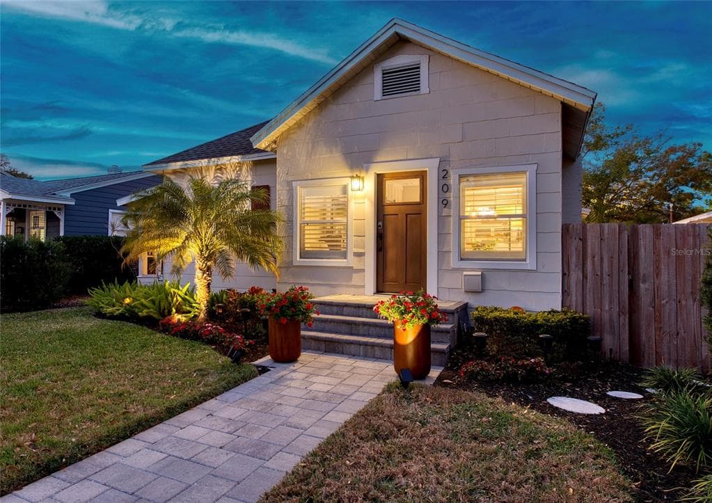 209 35TH AVENUE, ST PETERSBURG, FL, 33704 photo 3