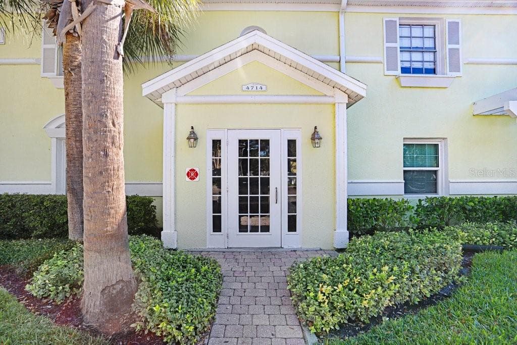 4714 COBIA DRIVE, Unit# C, ST PETERSBURG, FL, 33705 photo 2