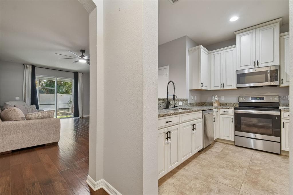 2109 BROADWAY VIEW AVENUE, BRANDON, FL 33510 photo 5