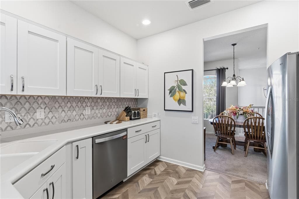 2111 CARRIAGE LANE Unit 202, CLEARWATER, FL 33765 photo 4