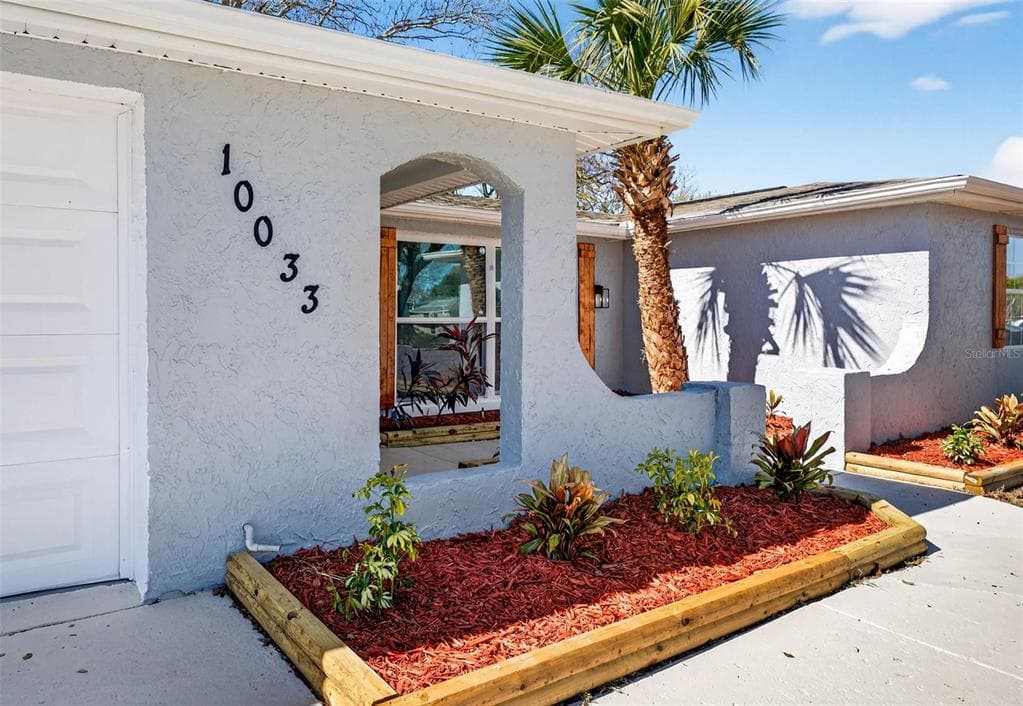 10033 REGENCY PARK BOULEVARD, PORT RICHEY, FL 34668 photo 3