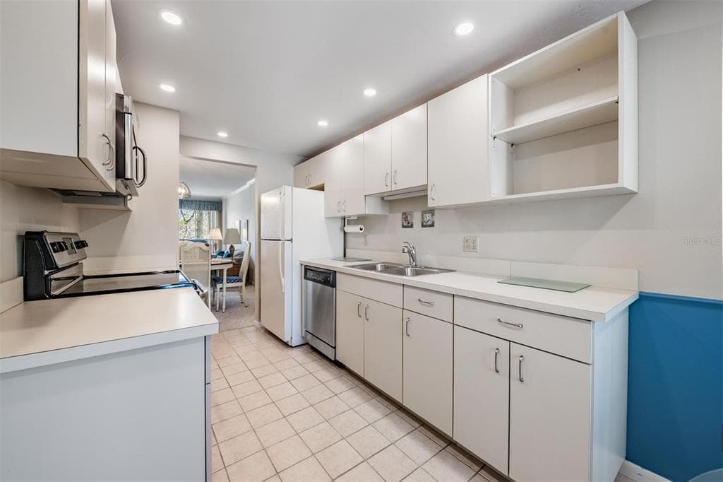 3400 COVE CAY DRIVE Unit 2H, CLEARWATER, FL 33760 photo 5