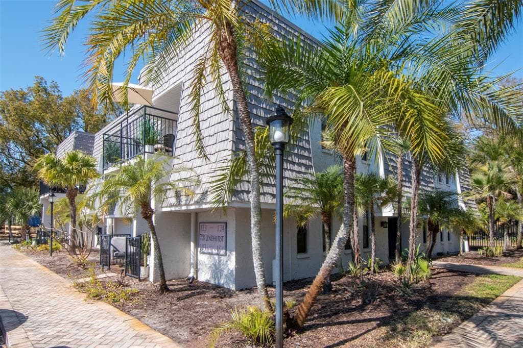708 LYNDHURST Street Unit 123, DUNEDIN, FL 34698