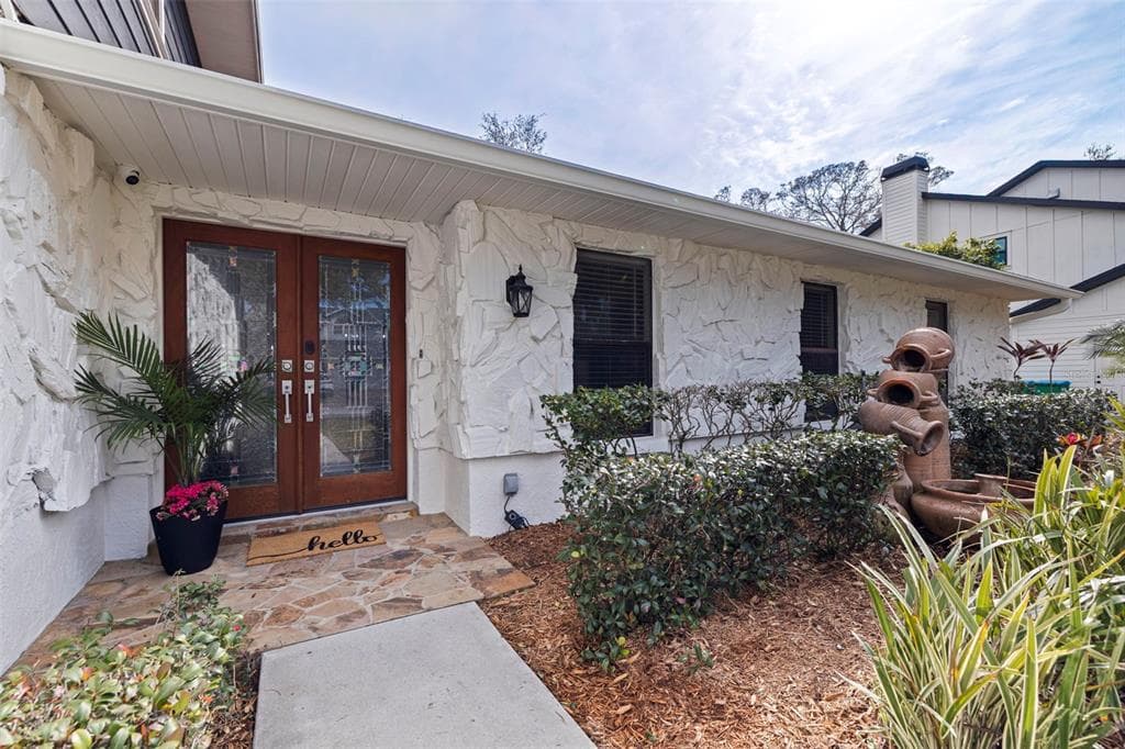 8950 BAYWOOD PARK DRIVE, SEMINOLE, FL 33777 photo 2