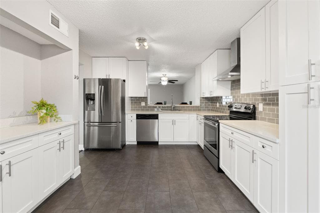 3919 CARROLL PINES COURT, TAMPA, FL 33614 photo 3