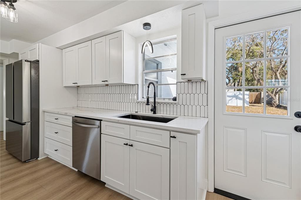 3303 W LEILA AVE, TAMPA, FL, 33611 photo 5