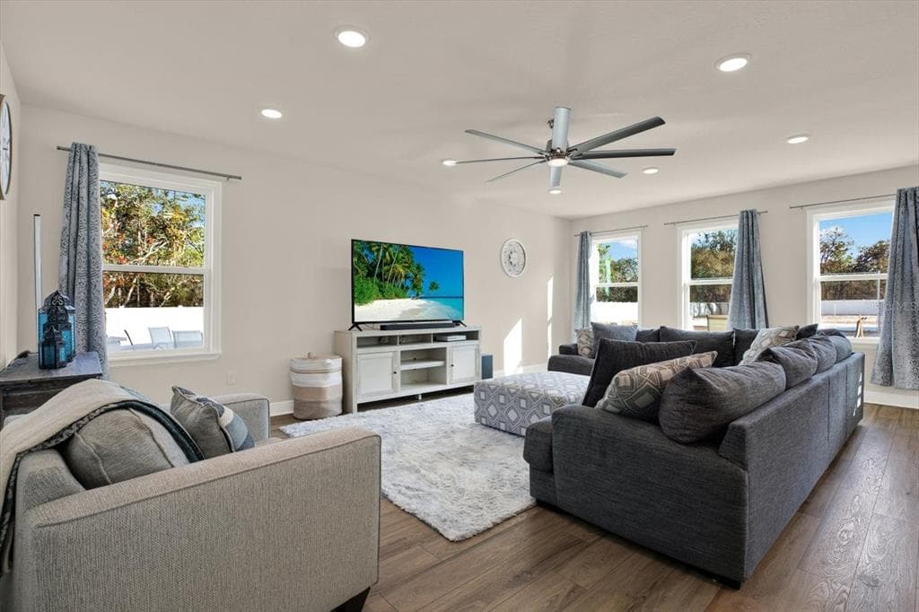 11208 SEATTLE WREN AVENUE, WEEKI WACHEE, FL 34614 photo 2