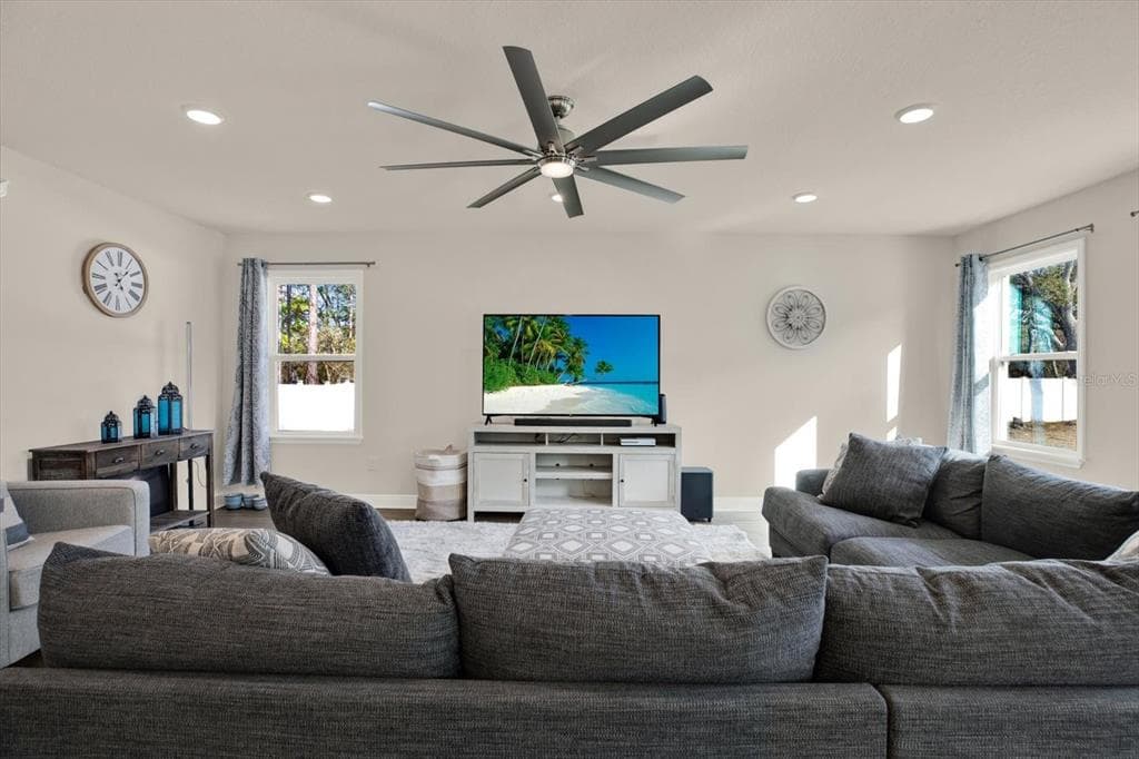 11208 SEATTLE WREN AVENUE, WEEKI WACHEE, FL 34614 photo 3