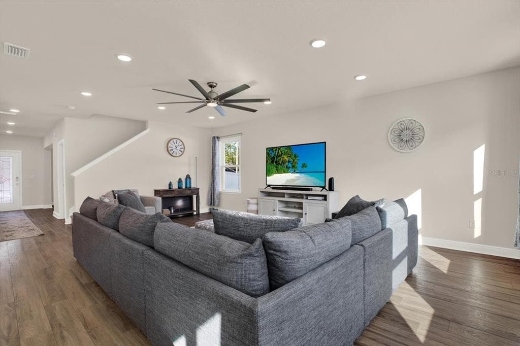 11208 SEATTLE WREN AVENUE, WEEKI WACHEE, FL 34614 photo 4