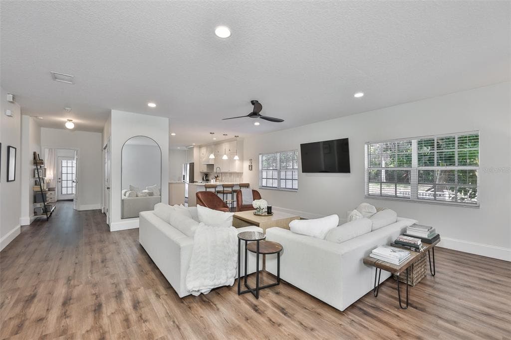 803 ALFRED Street, TAMPA, FL 33603 photo 4