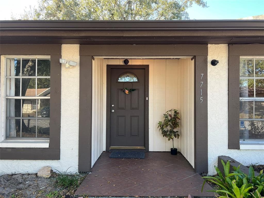 7715 WILLOW PARK DRIVE, TEMPLE TERRACE, FL 33637 photo 2
