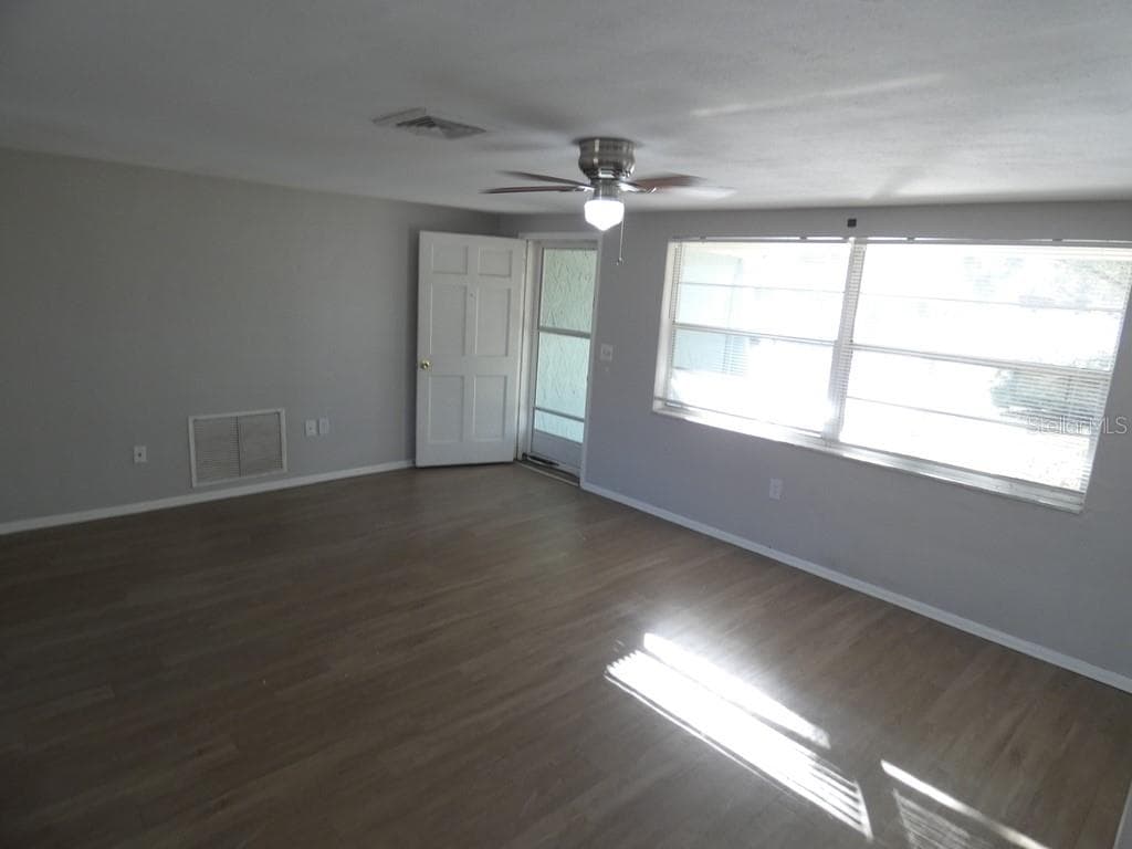 11812 ALPINE PARKWAY, PORT RICHEY, FL 34668 photo 4