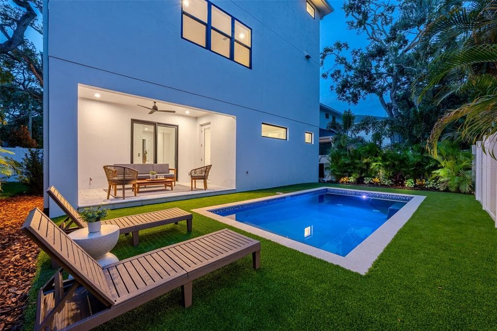 3228 OAKELLAR Avenue, TAMPA, FL 33611 photo 2