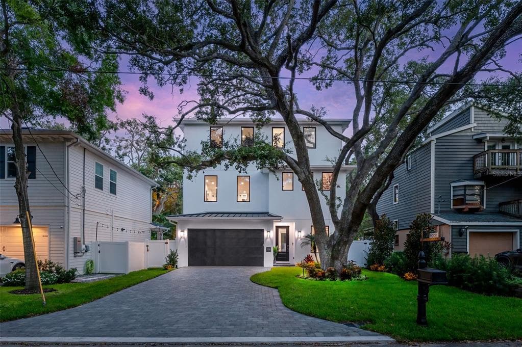 3228 OAKELLAR Avenue, TAMPA, FL 33611