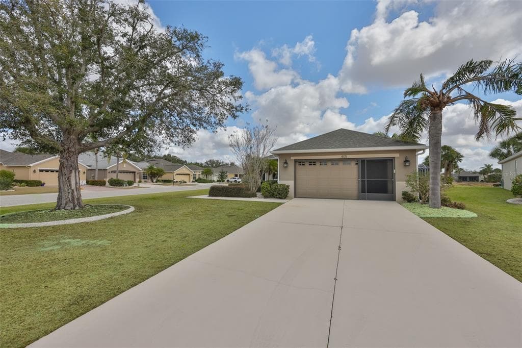 405 GRAND CHATEAUX Way, SUN CITY CENTER, FL 33573 photo 3