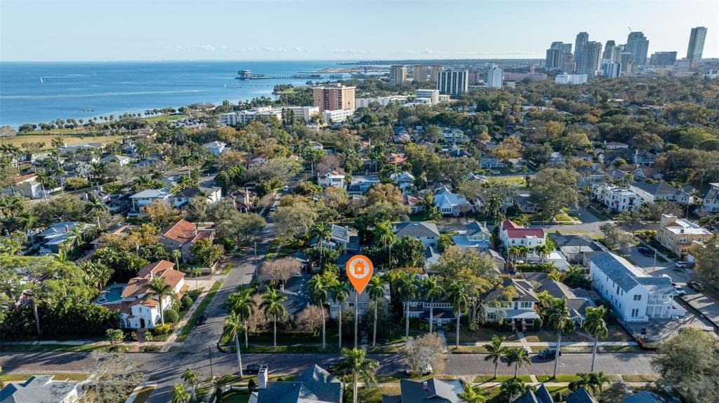 646 17TH AVE NE, ST PETERSBURG, FL, 33704 photo 2