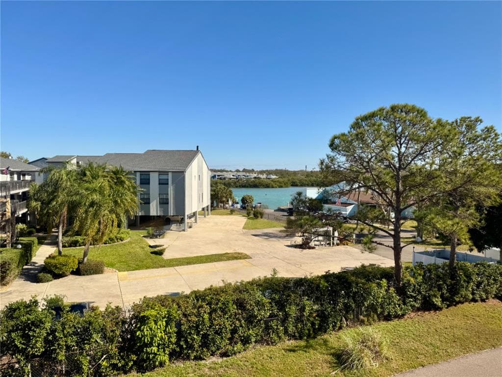 324 Windrush Boulevard, Unit 8, Indian Rocks Beach, FL, 33785