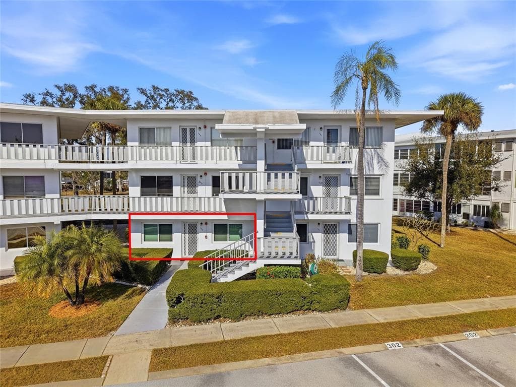 11201 80TH Avenue Unit 102, SEMINOLE, FL 33772 photo 2