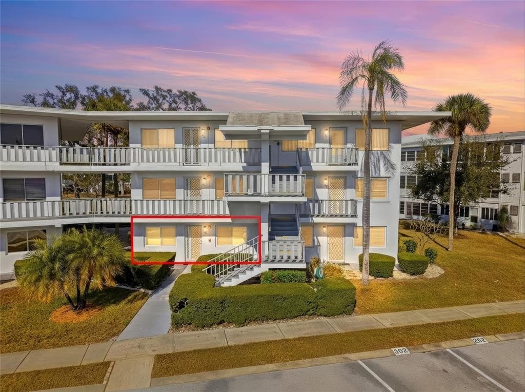 11201 80TH Avenue Unit 102, SEMINOLE, FL 33772