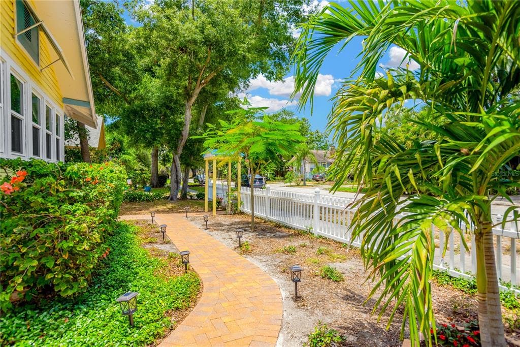 918 24TH AVENUE, Street PETERSBURG, FL 33704 photo 4