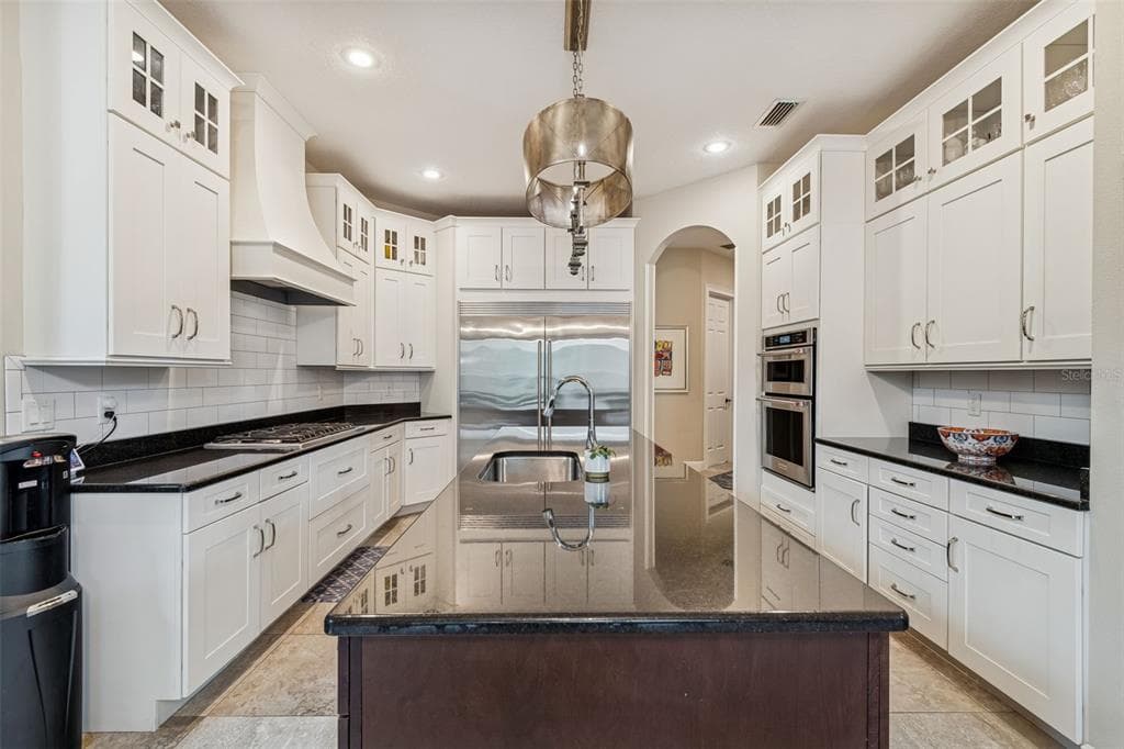 2906 HAWTHORNE Road, TAMPA, FL 33611 photo 4