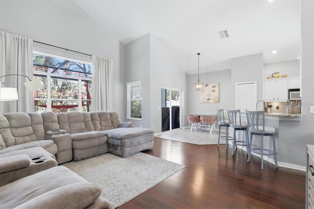 4617 WHISPERING PARK LANE, TAMPA, FL 33614 photo 3