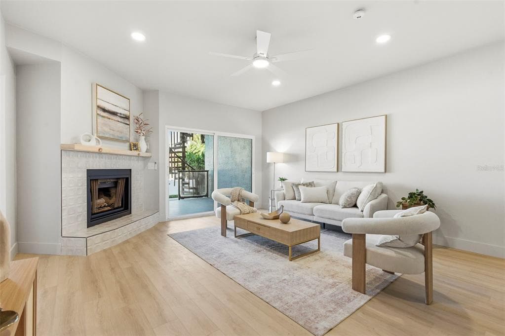 557 PINELLAS BAYWAY Unit 203, TIERRA VERDE, FL 33715 photo 2