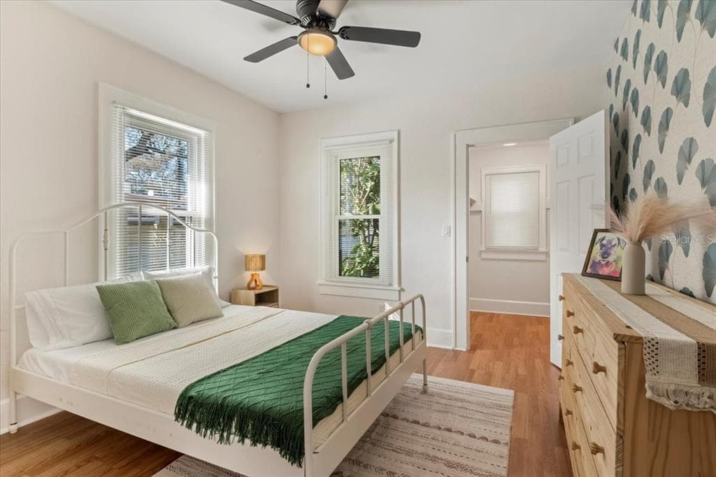 1131 10TH AVENUE, ST PETERSBURG, FL, 33705 photo 2