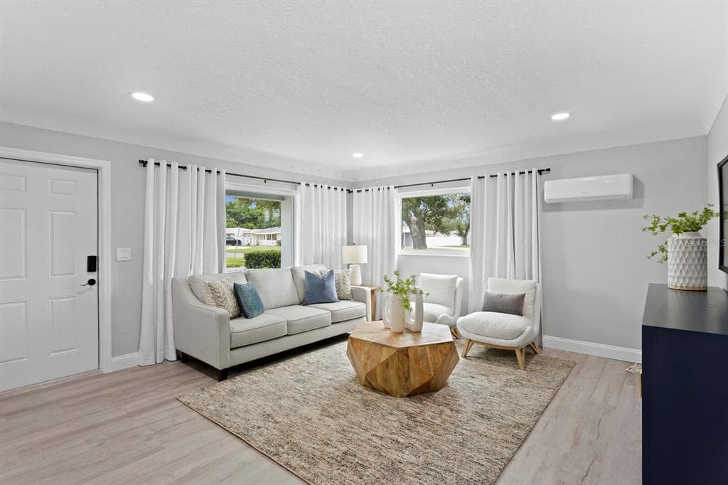 4300 MAPLE Street, Street PETERSBURG, FL 33703 photo 2