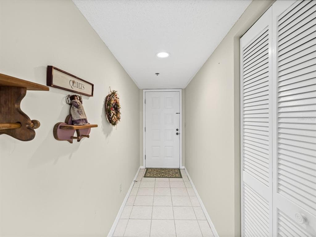 9461 HARBOR GREENS WAY Unit 207, SEMINOLE, FL 33776 photo 2