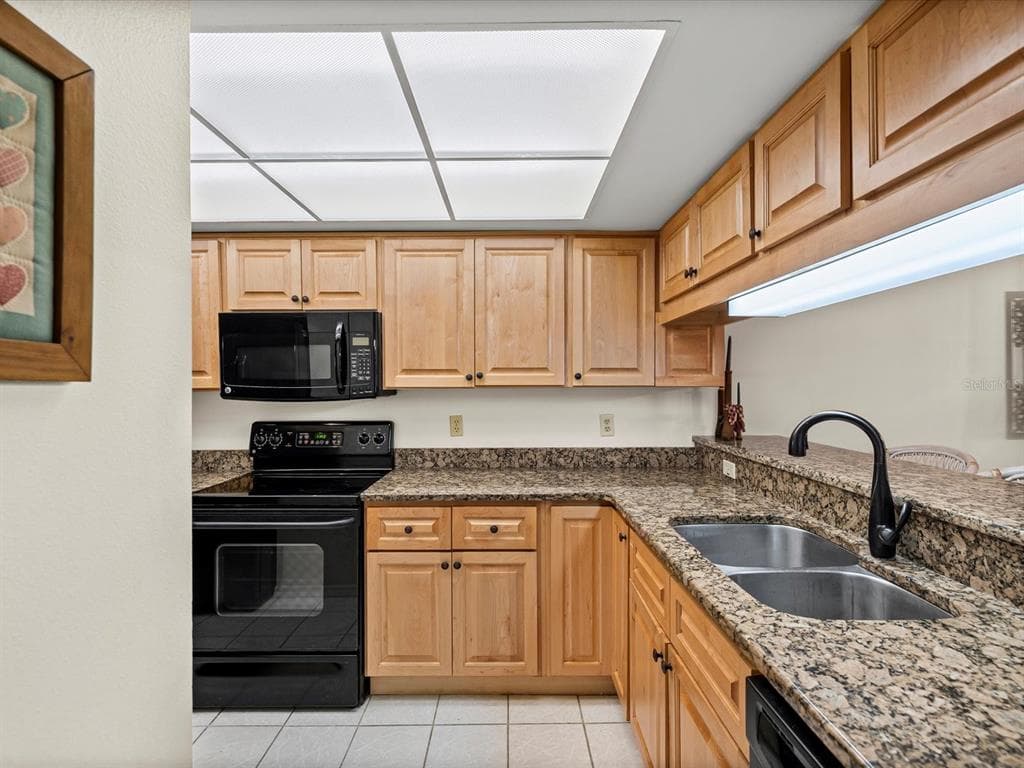 9461 HARBOR GREENS WAY Unit 207, SEMINOLE, FL 33776 photo 3