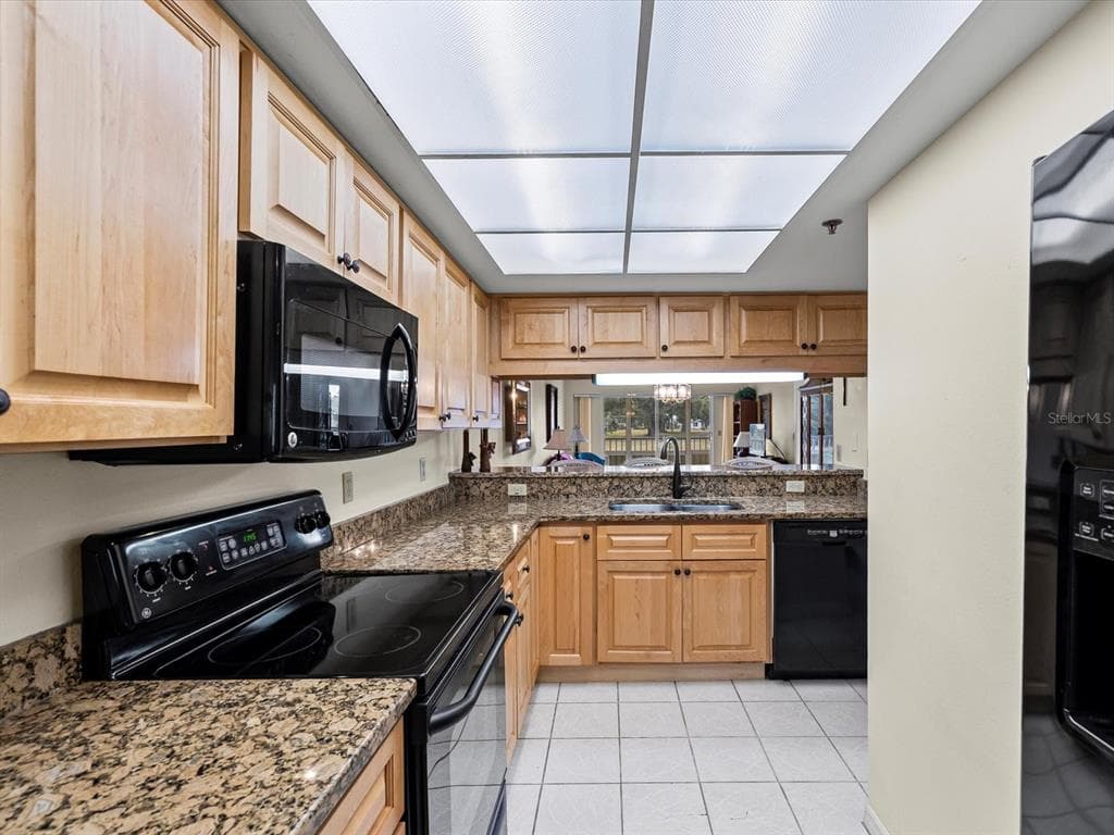 9461 HARBOR GREENS WAY Unit 207, SEMINOLE, FL 33776 photo 4