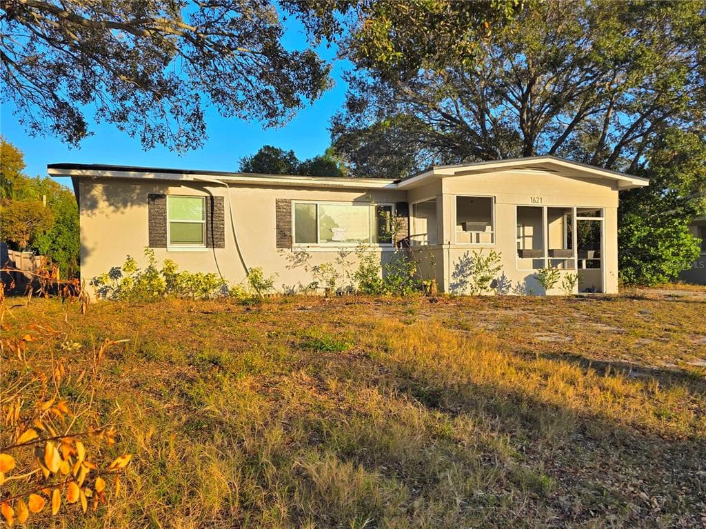 1621 JEFFERSON Avenue, CLEARWATER, FL 33756 photo 2
