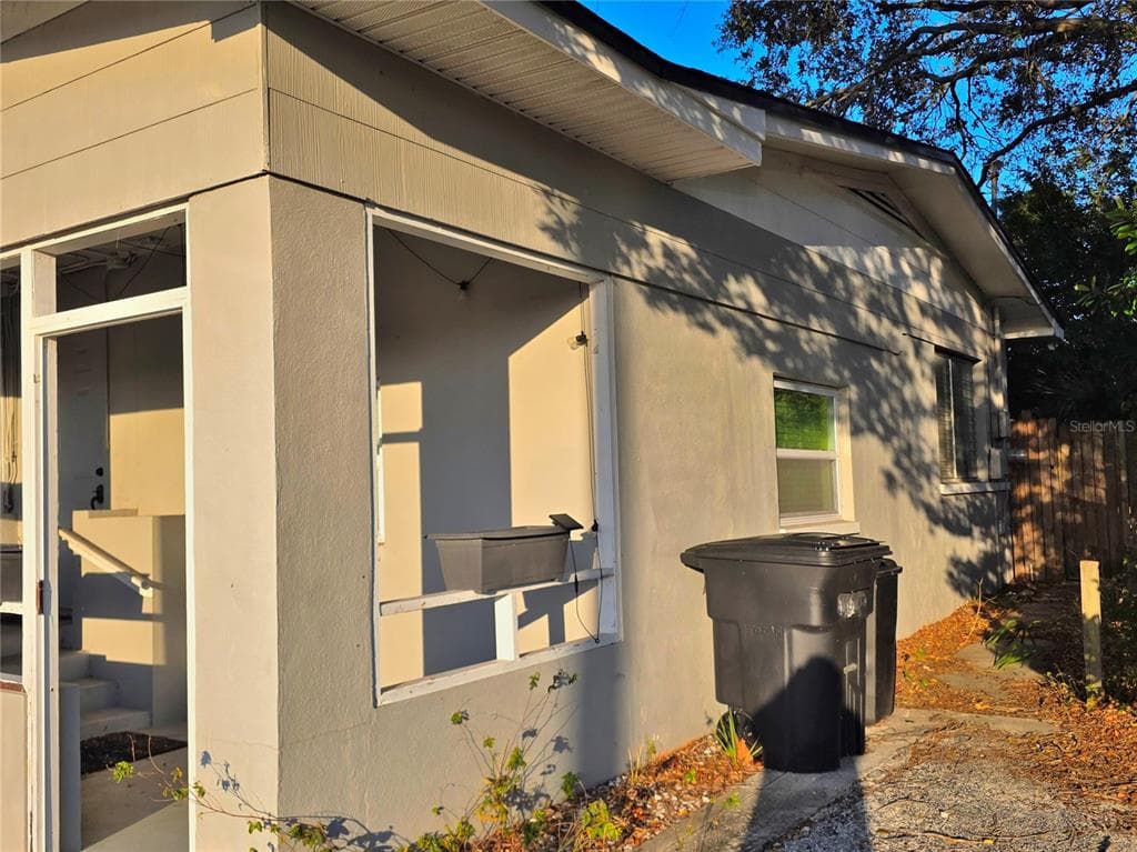 1621 JEFFERSON Avenue, CLEARWATER, FL 33756 photo 3