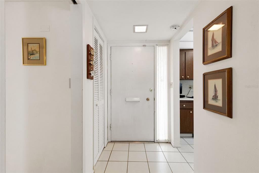 1516 VALLEY FORGE BOULEVARD, SUN CITY CENTER, FL 33573 photo 5