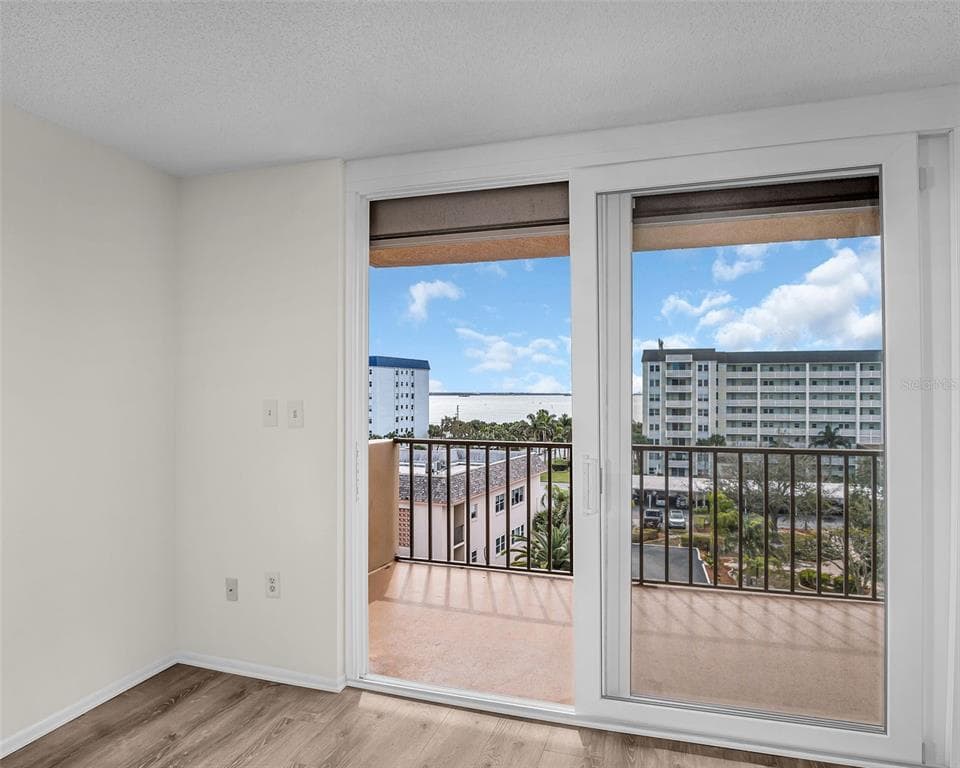 9 HAIG PLACE Unit 612, DUNEDIN, FL 34698 photo 4