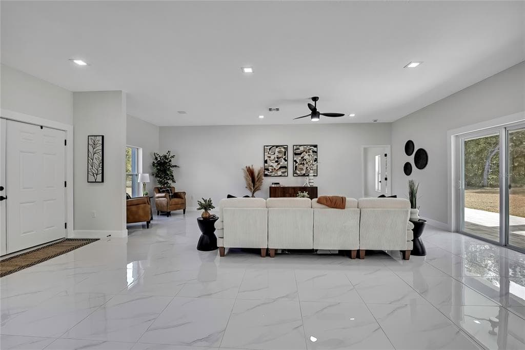 10262 MAYBIRD Avenue, WEEKI WACHEE, FL 34614 photo 3