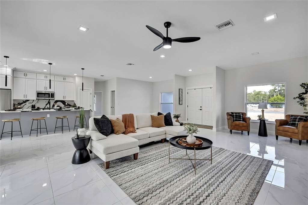 10262 MAYBIRD Avenue, WEEKI WACHEE, FL 34614