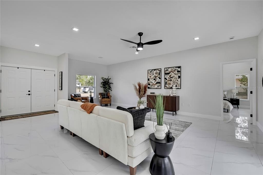 10262 MAYBIRD Avenue, WEEKI WACHEE, FL 34614 photo 4