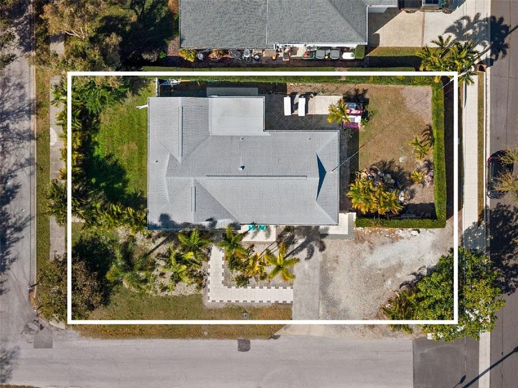 1000 VARONA Street, BELLEAIR, FL 33756 photo 3